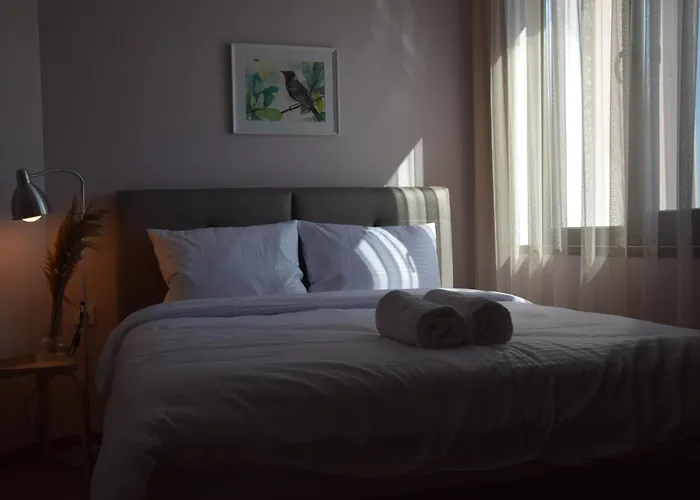 Helen & Friends 3 Bedrooms דירה *