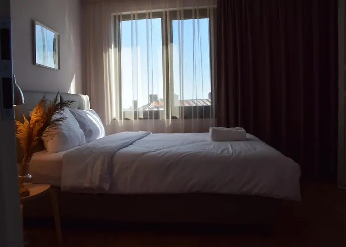 Helen & Friends 3 Bedrooms Appartamento *