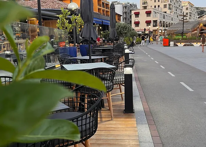 Helen & Friends 3 Bedrooms Appartamento Balchik