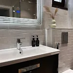 Апартамент Helen & Friends 3 Bedrooms Балчик
