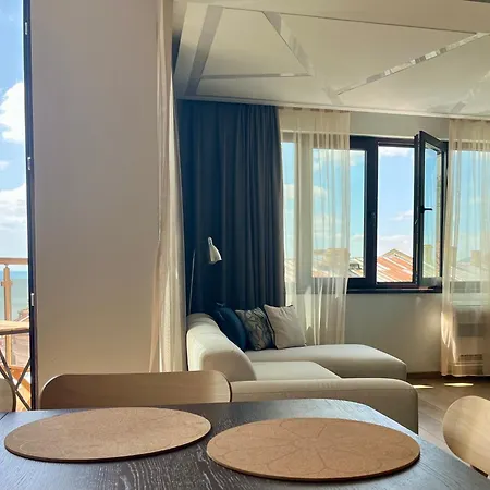Apartment Helen & Friends 3-bedrooms Seaview